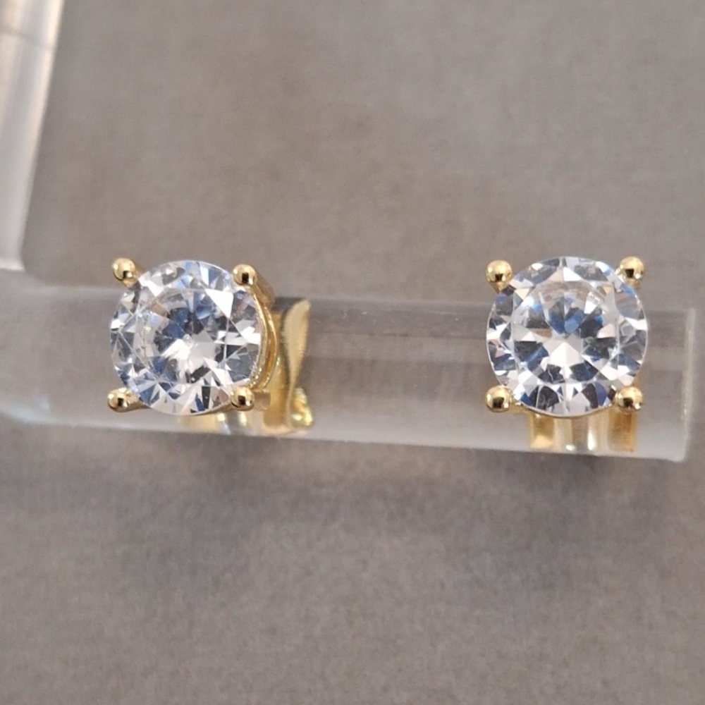 stud earrings. Faux diamond earrings.